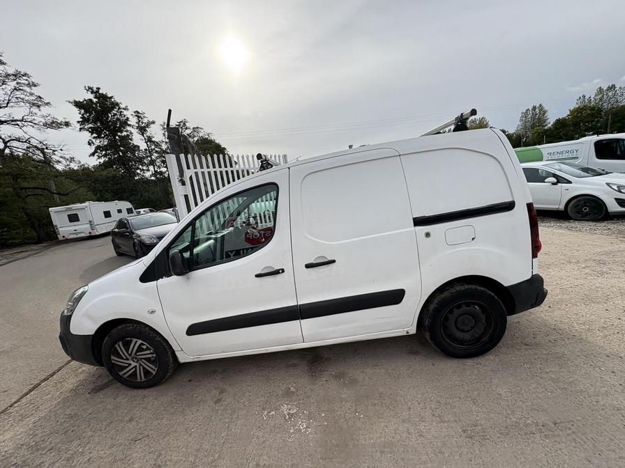 2017 Peugeot Partner Partner SE L1 Blue HDi – BJ17OAM
