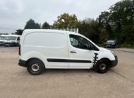 2017 Peugeot Partner – Model: Partner SE L1 Blue HDi – MA67OCJ