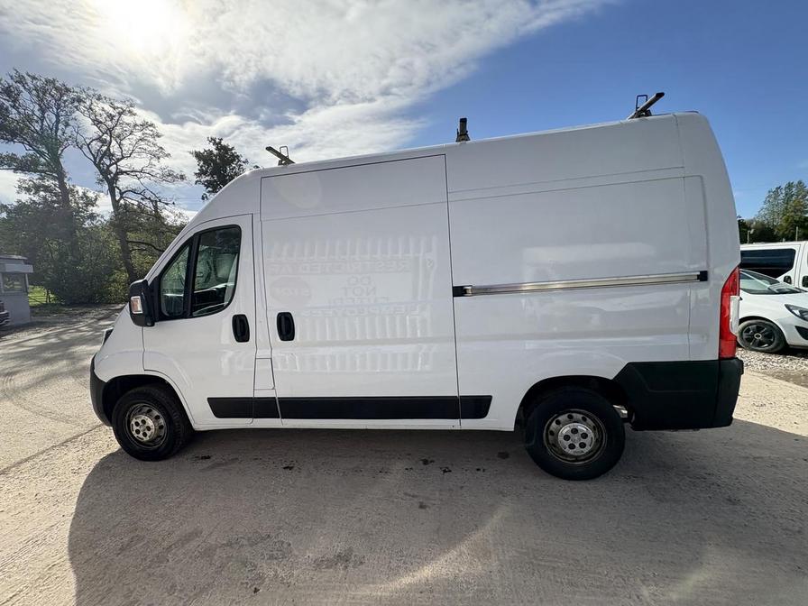2022 Peugeot Boxer Boxer 335 Professional L2H2 Blue HDi – NL22BLX