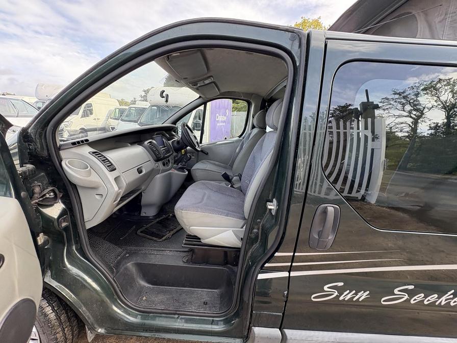 2002 Renault Trafic Trafic SL27 dCi 100 SWB – BG02EXO