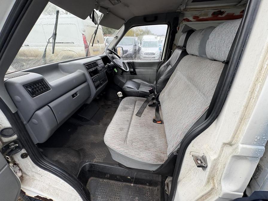 1995 Volkswagen Caravelle – Model: Transporter Caravelle – N34AEJ