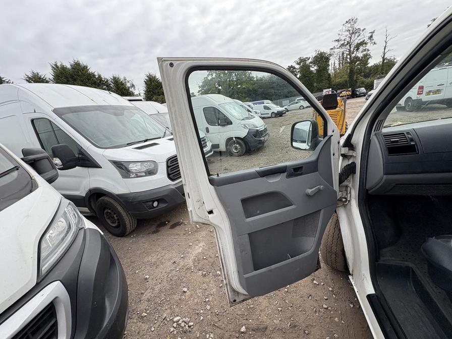 2007 Volkswagen Transporter Transporter T26 84 TDI SWB – VK56XXH