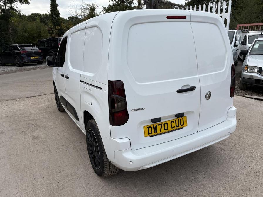 2021 Vauxhall Combo – Model: Combo 2300 Sportive TD – DW70CUU