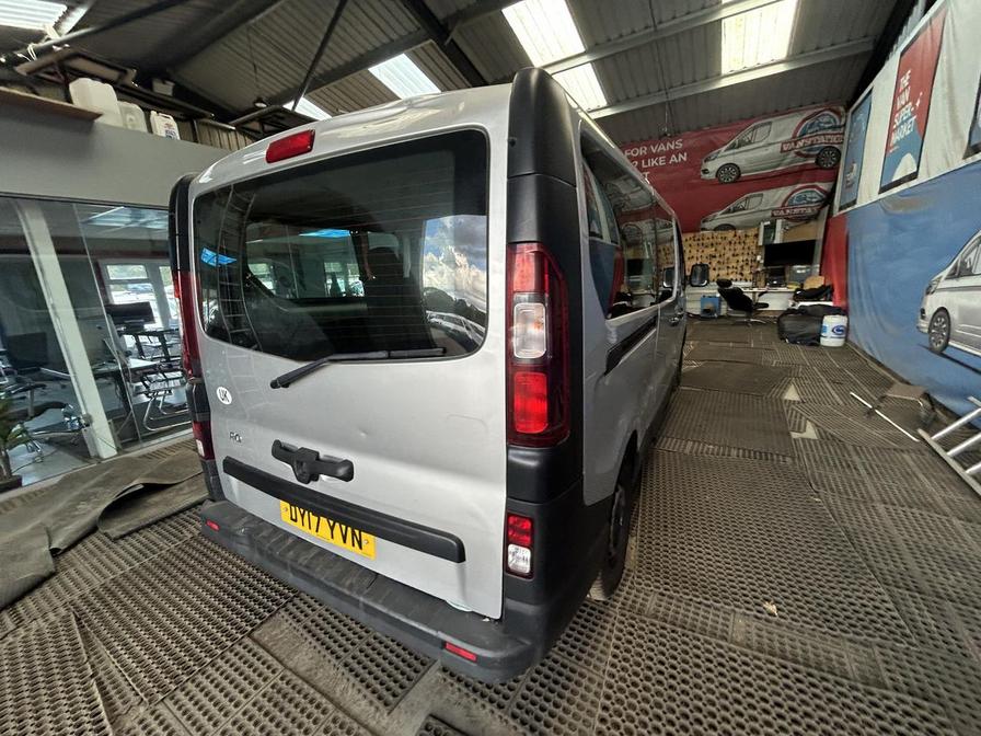 2017 Vauxhall Vivaro Combi Vivaro 2900 Combi CDTi Bi-T S/S – DY17YVN