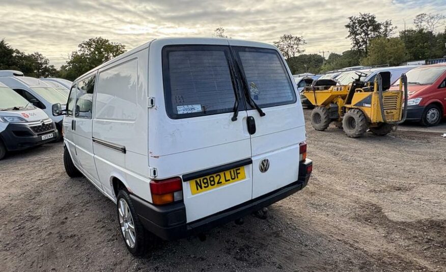 1995 Volkswagen Caravelle Transporter Caravelle – N982LUF