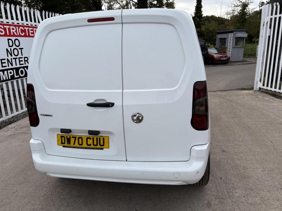 2021 Vauxhall Combo – Model: Combo 2300 Sportive TD – DW70CUU