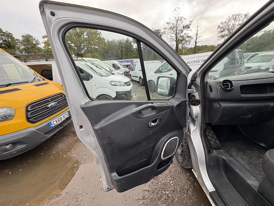 2015 Vauxhall Vivaro – Model: Vivaro  2900 Sportive CDTi – DU65CZR