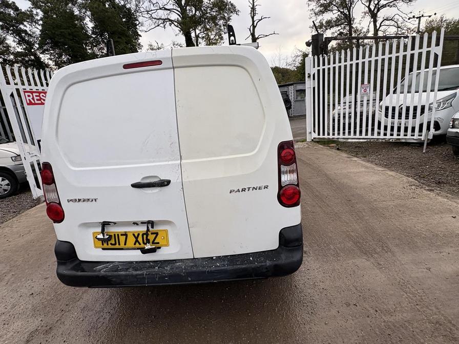 2017 Peugeot Partner – Model: Partner S L2 Blue HDi – MJ17XGZ