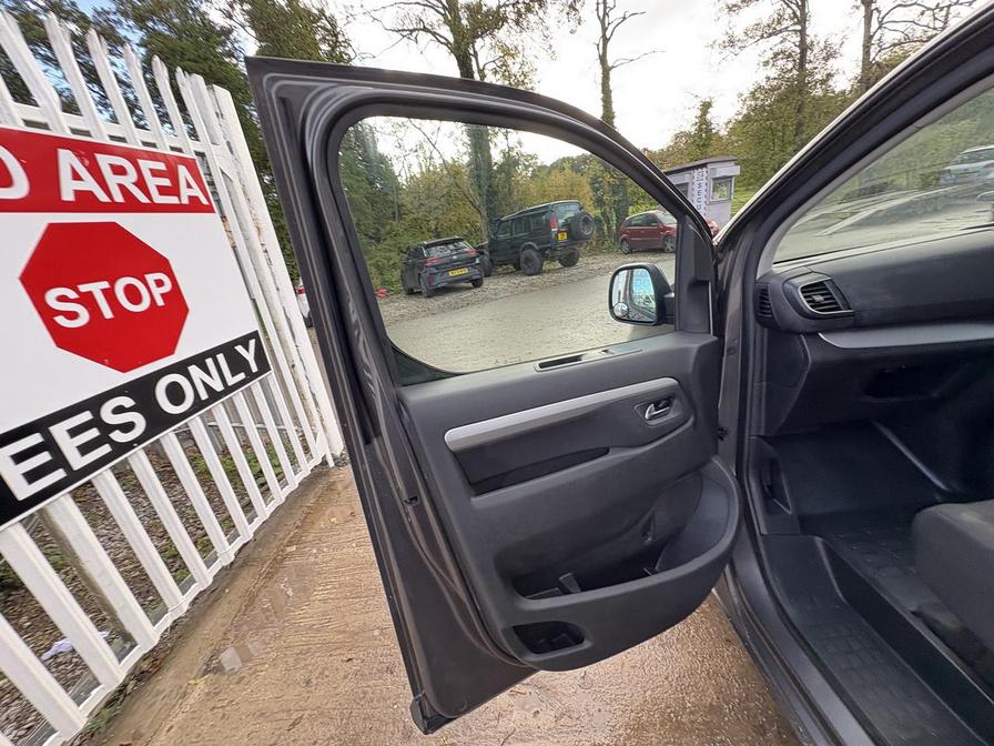 2017 Citroen SpaceTourer – Model: Spacetourer Business Blue HDi S/S – LR17BVV