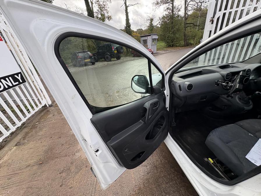 2011 Peugeot Partner – Model: Partner 625 Professional HDI – WL61EHV