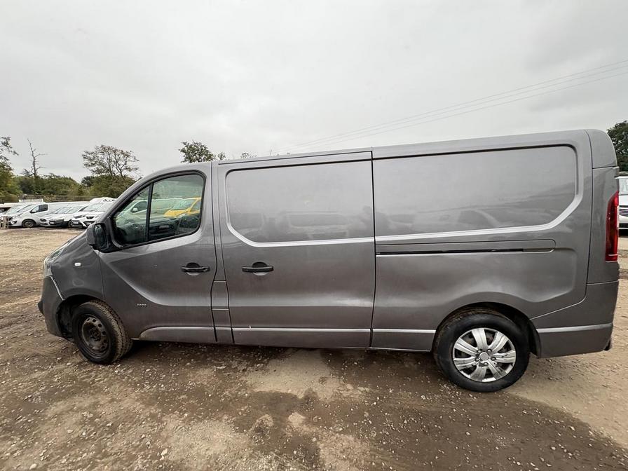 2017 Vauxhall Vivaro – Model: Vivaro 2900 Sportive CDTi Bi-T S/S – DU67WKS