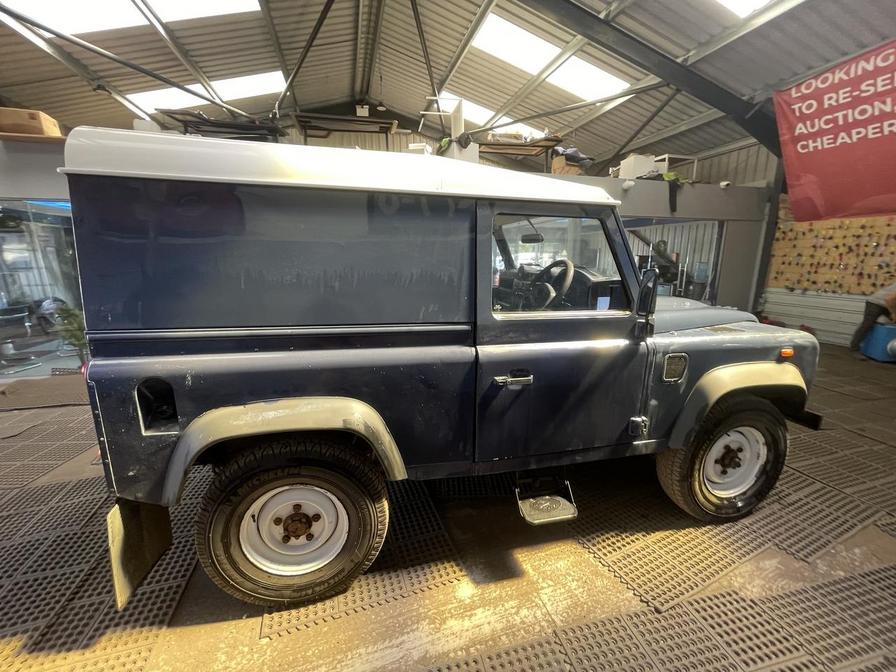 2010 Land Rover Defender 90 – Model: Defender 90 Hard Top TD – PY60AAE