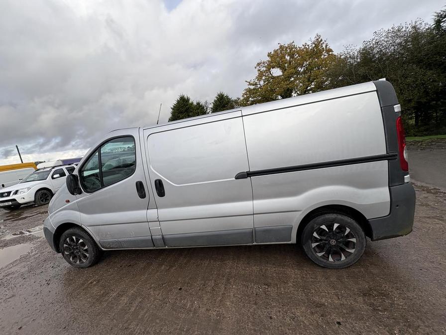 2011 Vauxhall Vivaro – Model: Vivaro 2900 CDTi Semi-Auto LWB – YD61AKO