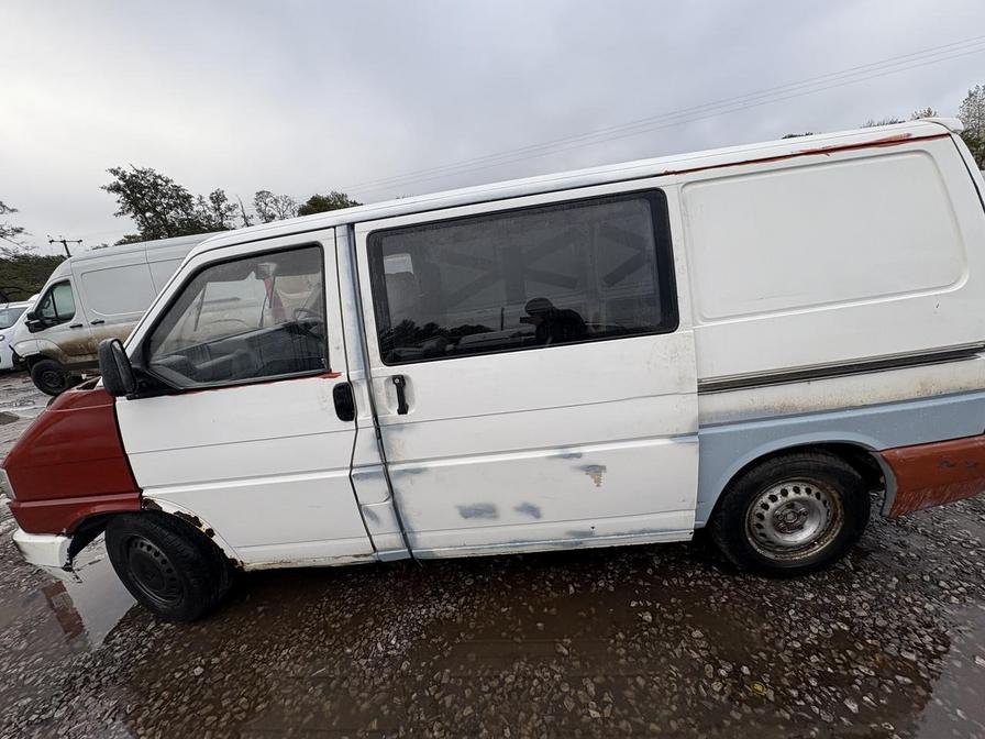 1995 Volkswagen Caravelle – Model: Transporter Caravelle – N34AEJ