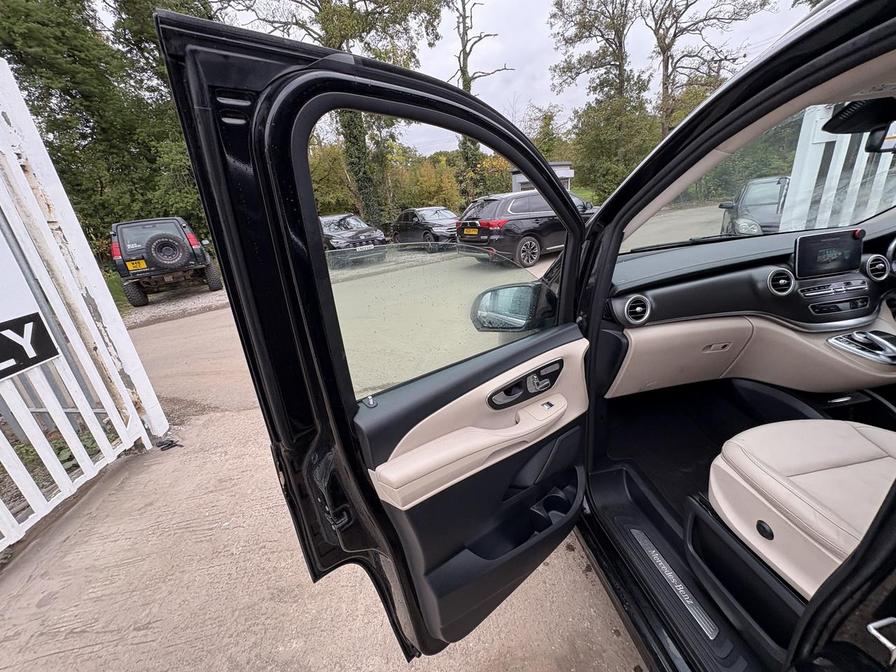 2017 Mercedes-Benz V-Class – Model: V 250 D AMG Line Auto – W4NYY/AU67XHP