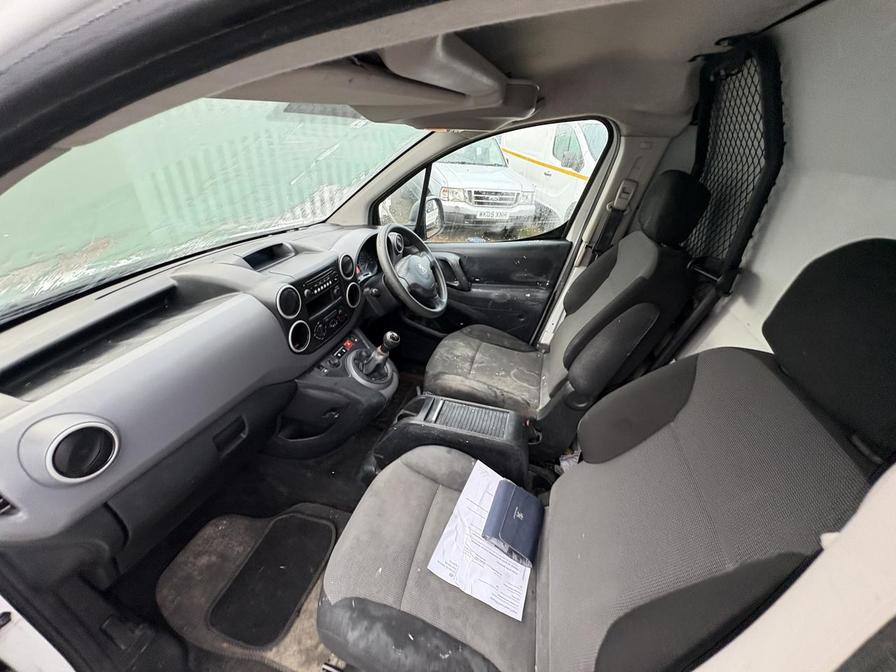 2017 Peugeot Partner – Model: Partner S L2 Blue HDi – MJ17XGZ