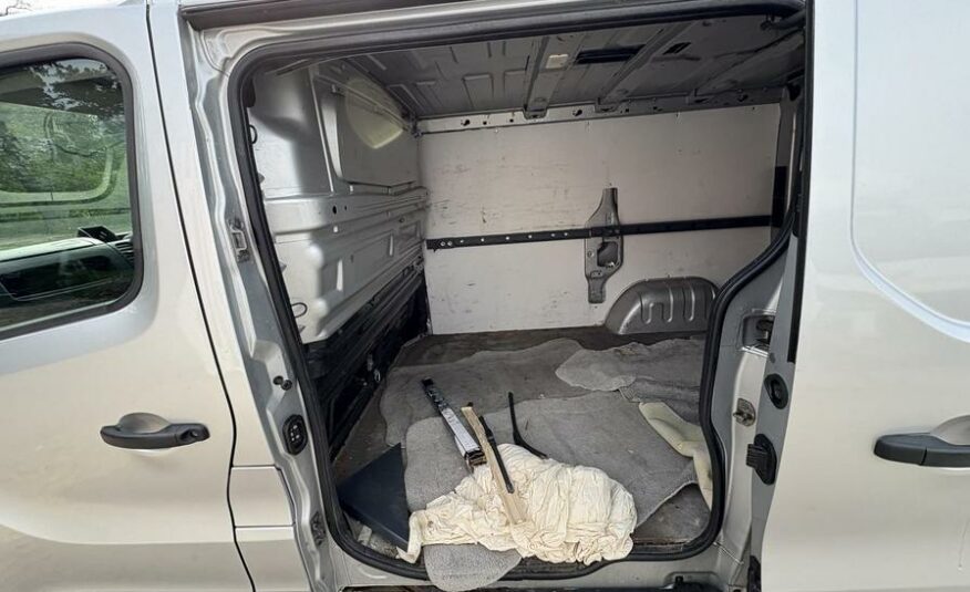 2015 Vauxhall Vivaro Vivaro  2700 Sportive CDTI – MV65WLB