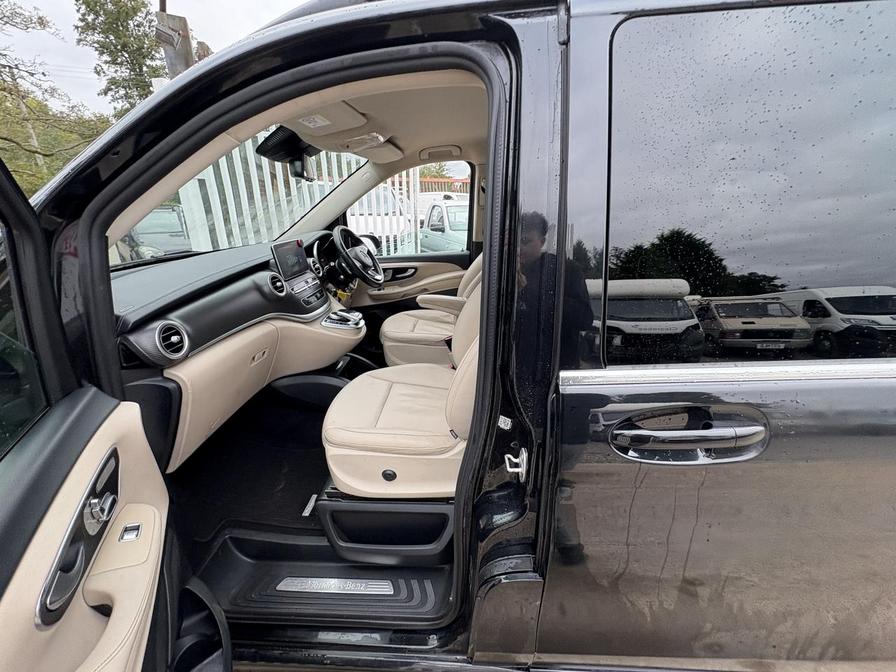 2017 Mercedes-Benz V-Class – Model: V 250 D AMG Line Auto – W4NYY/AU67XHP