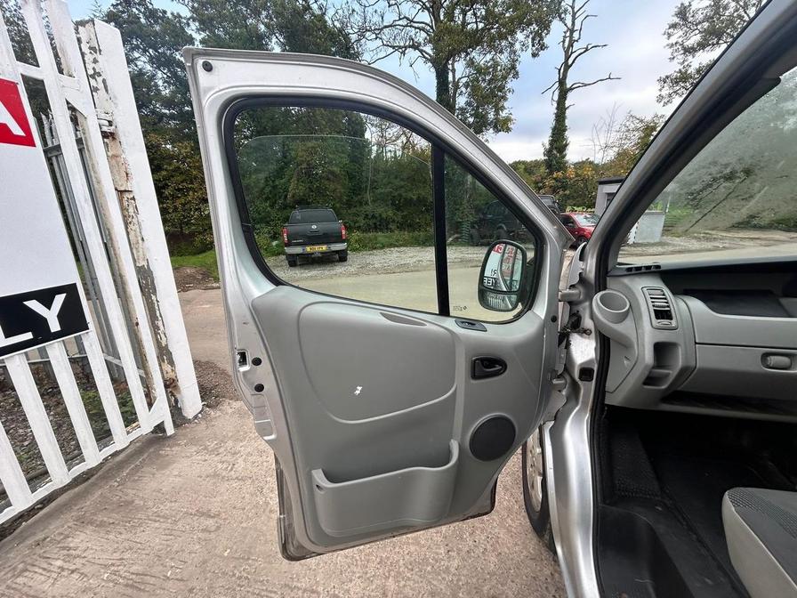 2010 Vauxhall Vivaro – Model: Vivaro 2900 Double Cab LWB – WK60SVA