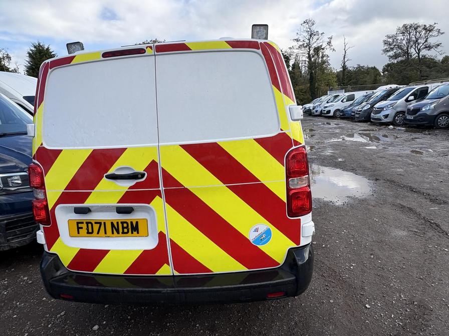 2022 Vauxhall Vivaro – Model: Vivaro  F2900 Dynamic S/S – FD71NBM