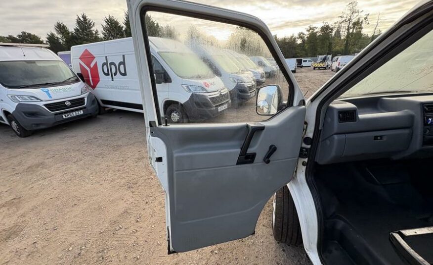 1995 Volkswagen Caravelle Transporter Caravelle – N982LUF