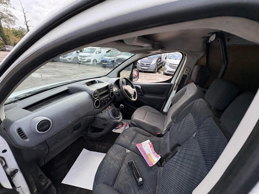 2012 Peugeot Partner – Model: Partner 850 S L1 HDi – GF12UBN