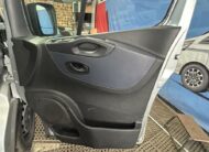 2017 Vauxhall Vivaro Combi Vivaro 2900 Combi CDTi Bi-T S/S – DY17YVN