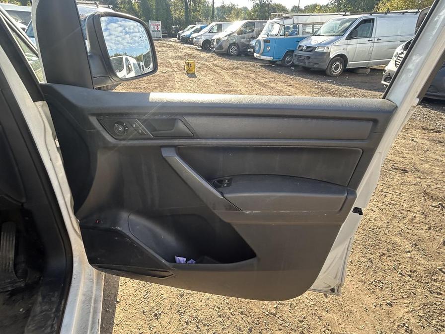 2016 Volkswagen Caddy Caddy C20+ Startline TDI – DX65XGJ
