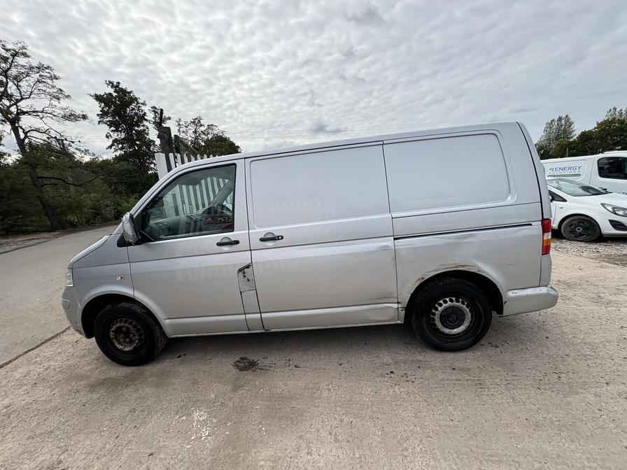 2009 Volkswagen Transporter Transporter T28 102 TDI SWB – GV59KXE