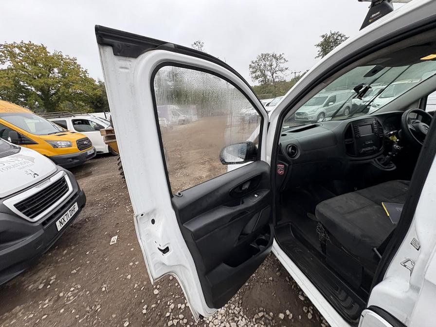 2017 Mercedes-Benz Vito – Model: Vito 111 CDi – SA67MZF