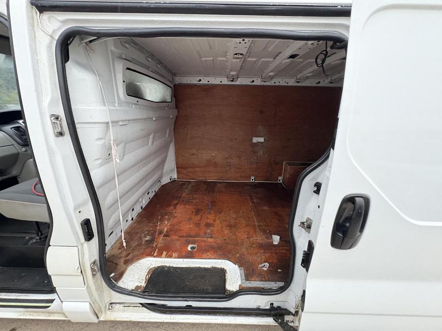 2014 Vauxhall Vivaro – Model: Vivaro 2900 Sportive CDTi LWB – DS14ZRL