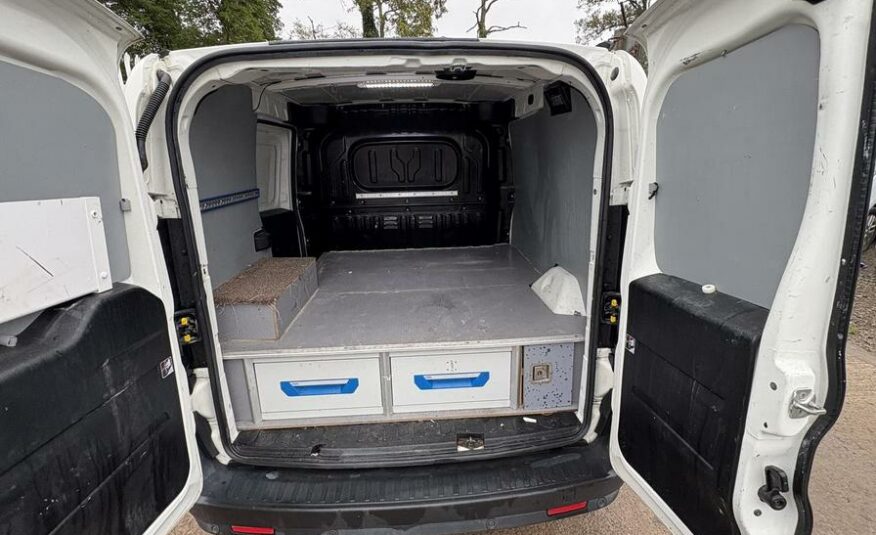 2016 Vauxhall Combo – Model: Combo 2000 L1H1 CDTi S/S ecoFLEX – EN16VSD