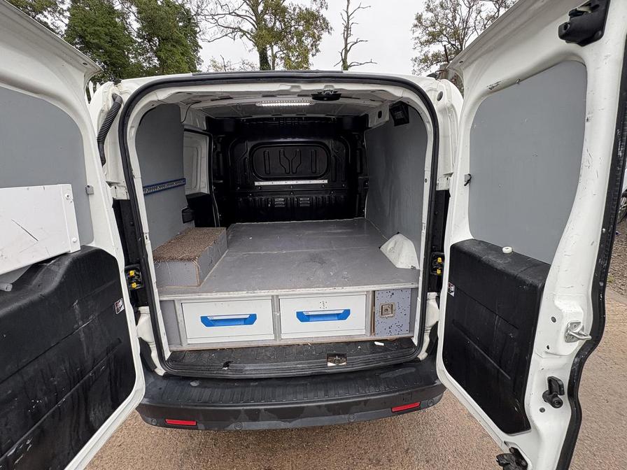 2016 Vauxhall Combo – Model: Combo 2000 L1H1 CDTi S/S ecoFLEX – EN16VSD