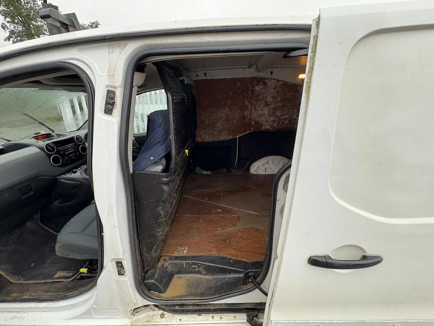 2011 Peugeot Partner – Model: Partner 625 SE HDi 75 – ML11XRV