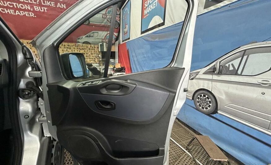 2017 Vauxhall Vivaro Combi Vivaro 2900 Combi CDTi Bi-T S/S – DY17YVN