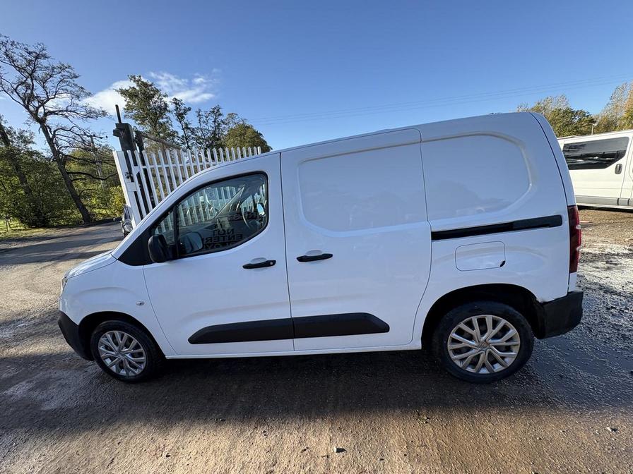 2019 Citroen Berlingo – Model: Berlingo 1000 Enterprise Blue HDi – KM69VTD