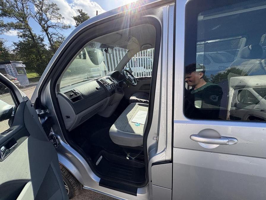 2013 Volkswagen Transporter Transporter T30 SE 102 TDI LWB – RJ63GZD