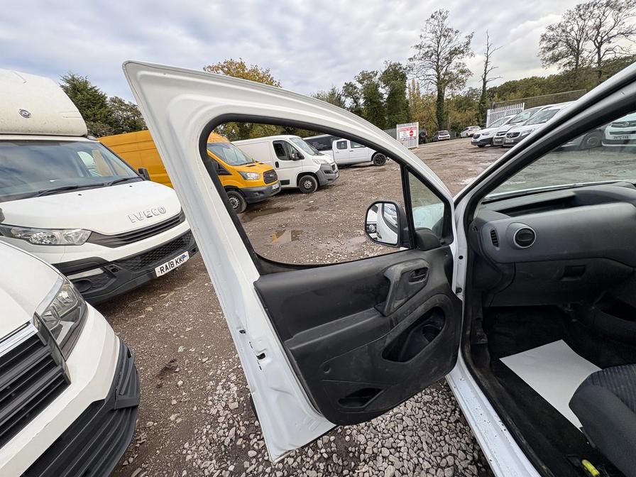 2012 Peugeot Partner – Model: Partner 850 S L1 HDi – GF12UBN