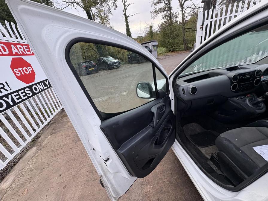 2017 Peugeot Partner – Model: Partner S L2 Blue HDi – MJ17XGZ