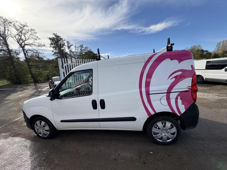 2014 Vauxhall Combo – Model: Combo 2000 L1H1 CDTi – DU64NDY