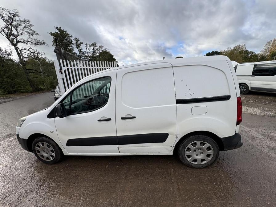 2011 Peugeot Partner – Model: Partner 625 Professional HDI – WL61EHV