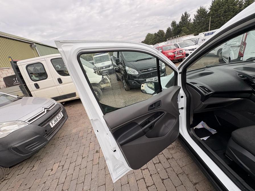 2019 Ford Transit Connect Transit Connect 220 Base TDCi Auto – FB19GYK