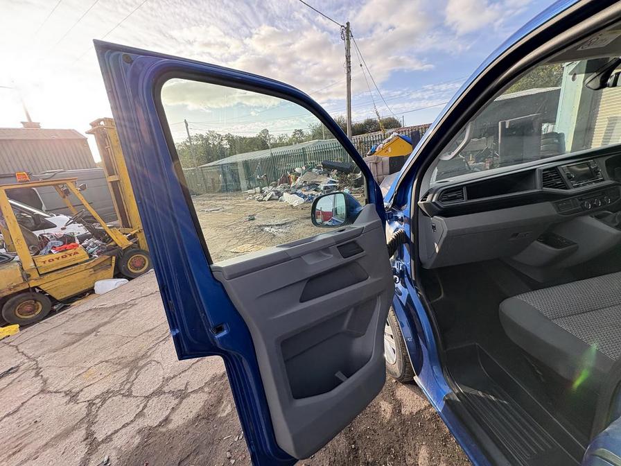 2024 Volkswagen Transporter – Model: Transporter T28 HighLine TDI – DU74BVC