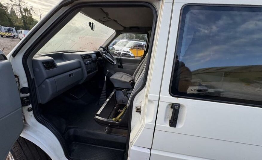 1995 Volkswagen Caravelle Transporter Caravelle – N982LUF