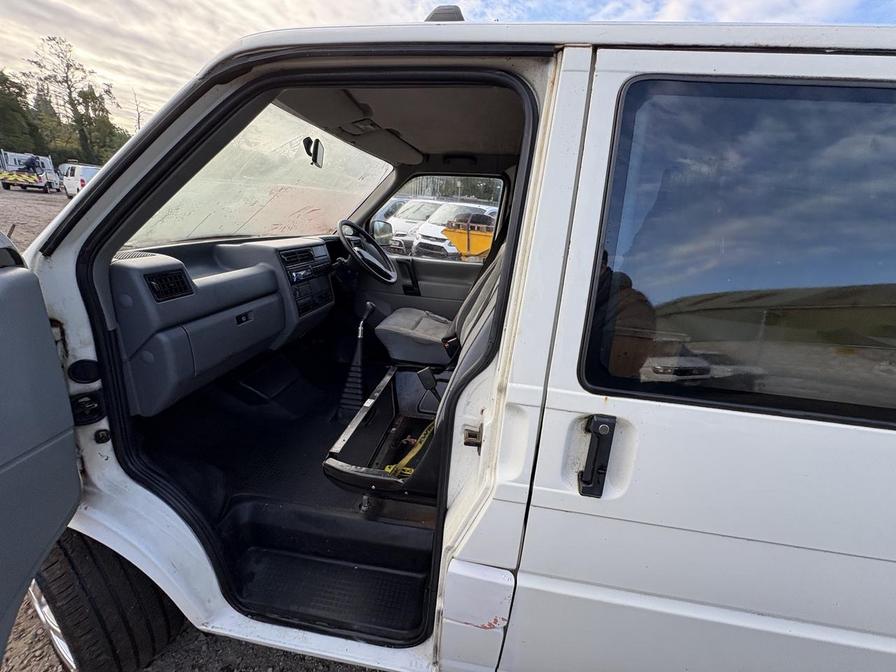 1995 Volkswagen Caravelle Transporter Caravelle – N982LUF