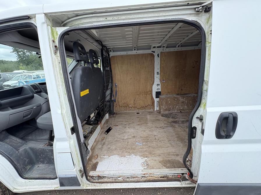2009 Peugeot Boxer Boxer 330 SWB – KS09VHF