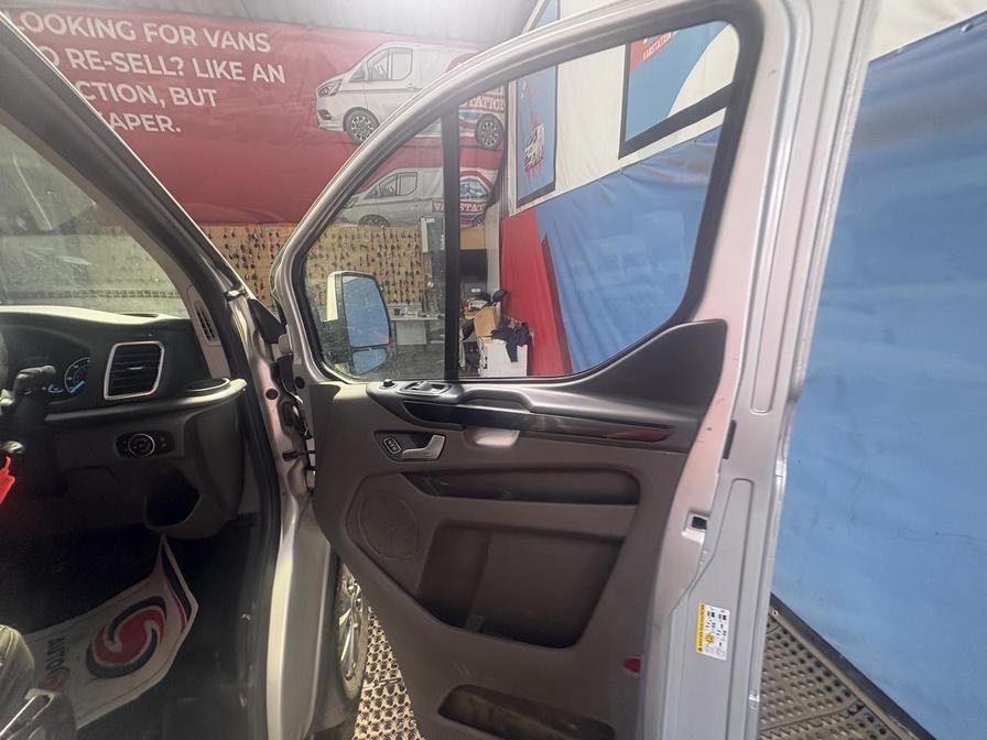 2019 Ford Transit Custom – Model: Transit Custom 300 Limited EcoBlue – MX69MXM