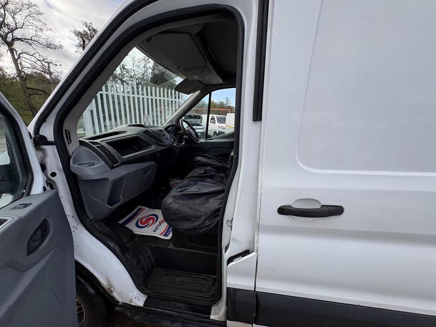 2017 Ford Transit – Model: Transit 350 – YN17VVB