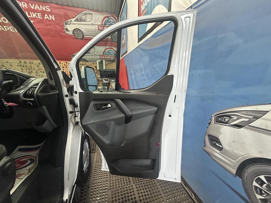 2017 Ford Transit Custom – Model: Transit Custom 290 Limited – CV67YHT