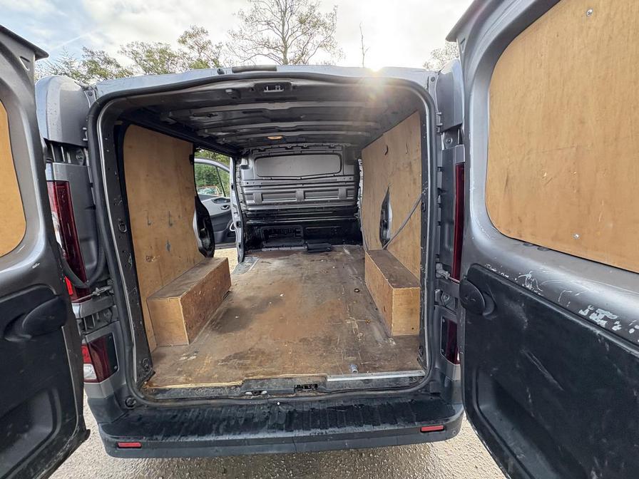 2018 Renault Trafic – Model: Trafic SL27 Sport Nav dCi – AK68COU